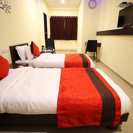 Hotel Ambience Sarkhej Dış mekan fotoğraf