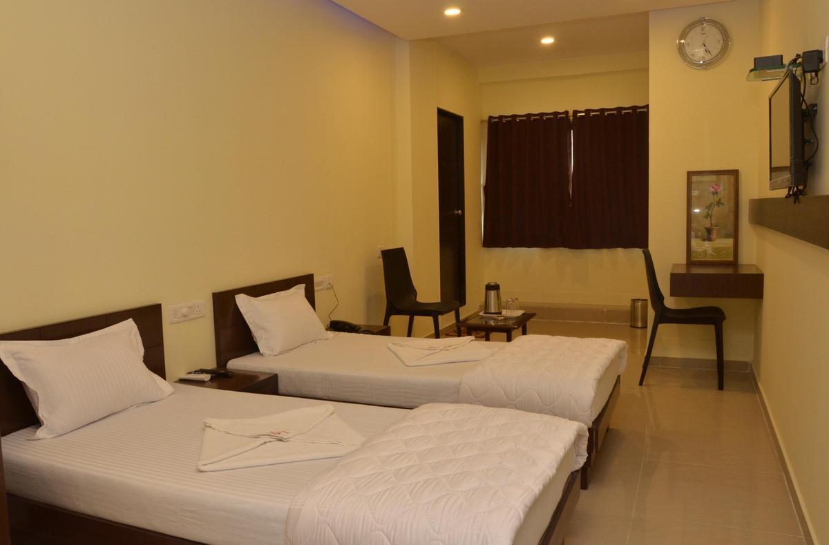 Hotel Ambience Sarkhej Dış mekan fotoğraf
