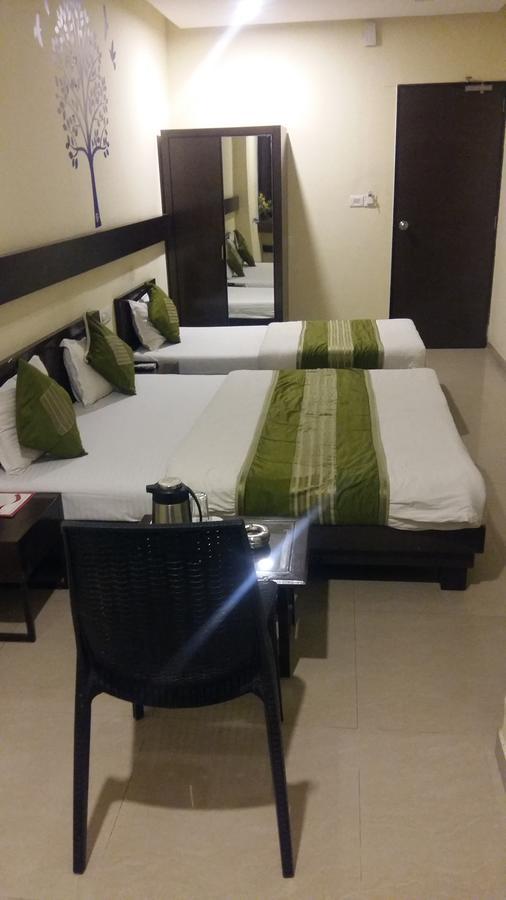 Hotel Ambience Sarkhej Dış mekan fotoğraf