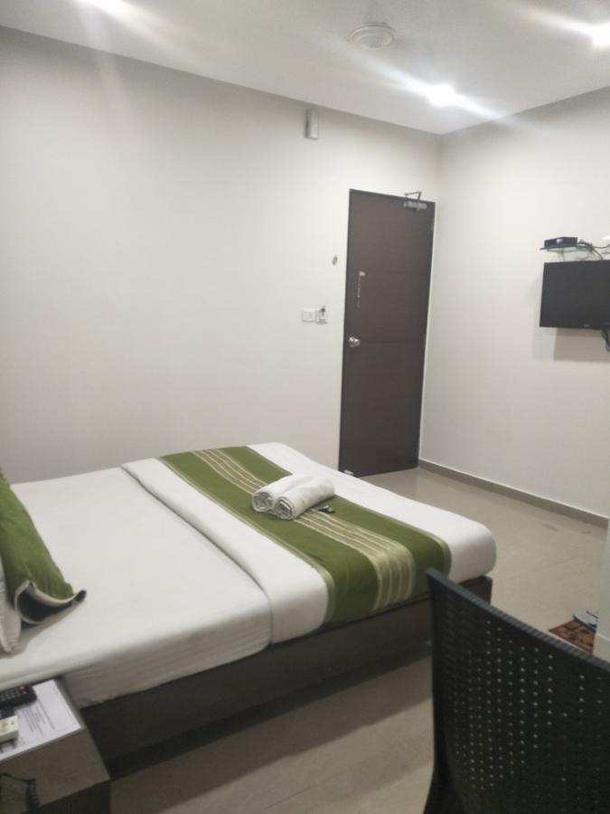 Hotel Ambience Sarkhej Dış mekan fotoğraf